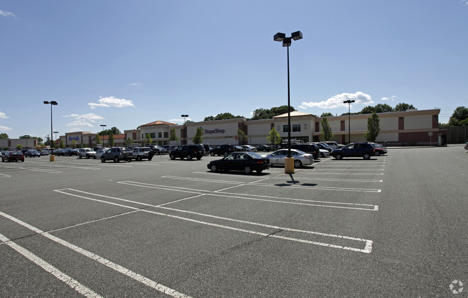 500-600 Kinderkamack Rd, Emerson, NJ à louer - Photo de l’immeuble – Image 2 sur 9