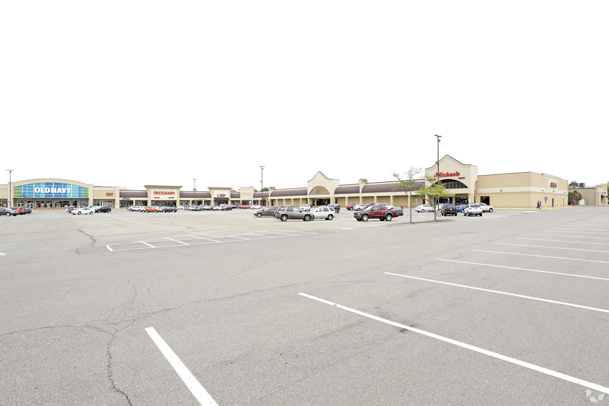 13821-13995 Hall Rd, Shelby Township, MI à louer Photo principale– Image 1 sur 9