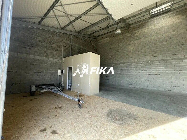 Local d’activités dans Noé à louer - Photo intérieure – Image 3 sur 11