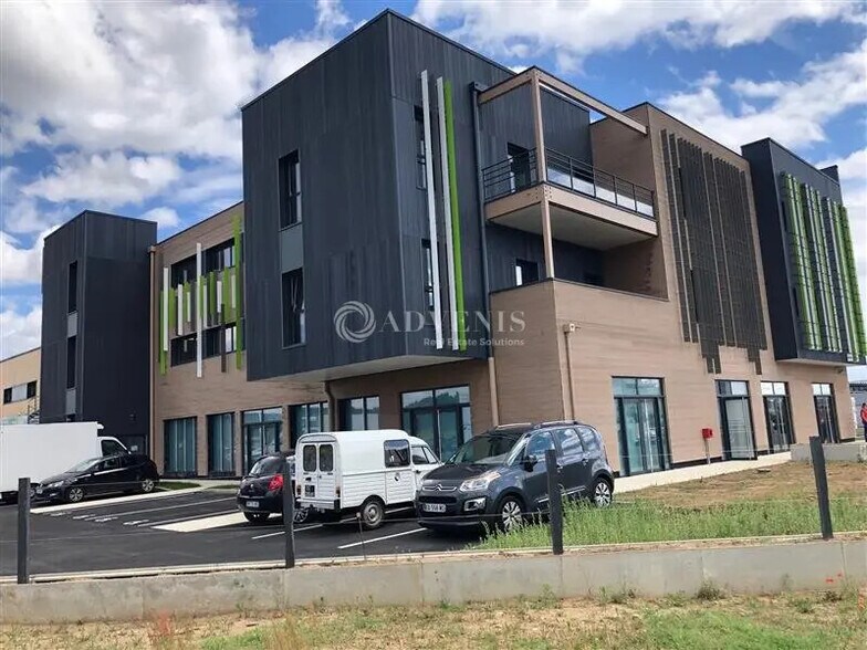 Local commercial dans La Ville-aux-Dames à louer - Photo de l’immeuble – Image 1 sur 8