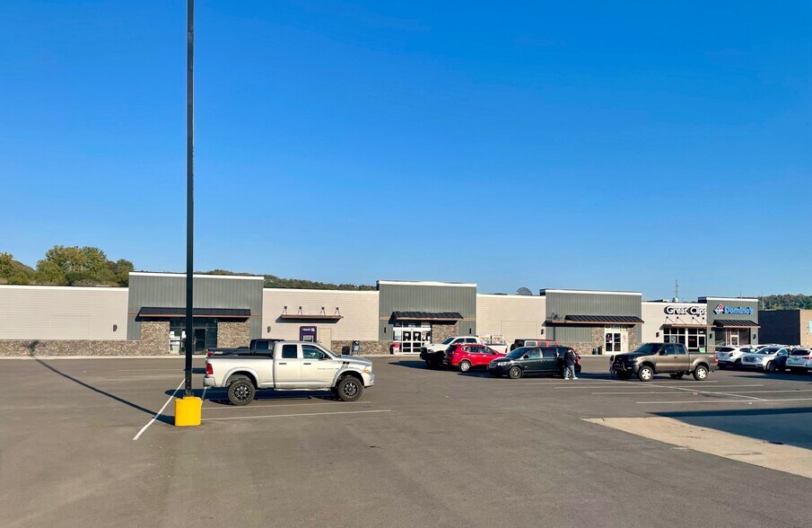 134 Lafayette Ave, Moundsville, WV à louer - Photo de l’immeuble – Image 1 sur 5