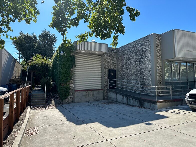 3380 Vincent Rd, Pleasant Hill, CA à louer - Photo de l’immeuble – Image 1 sur 11