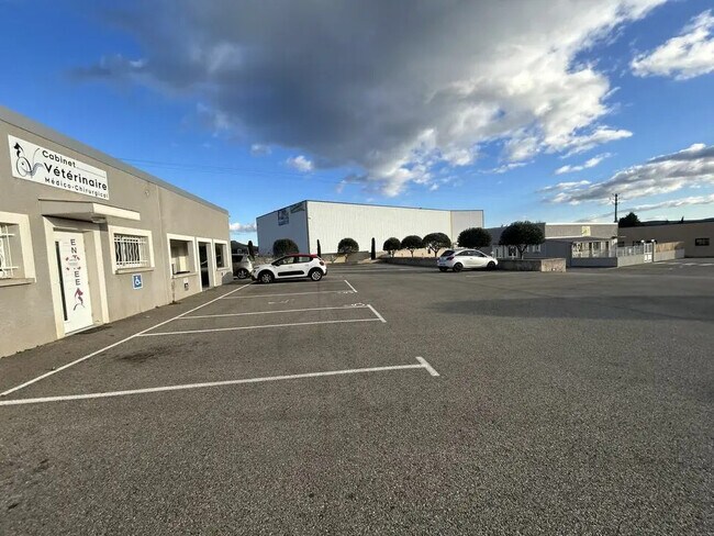 Plus de détails pour Local commercial à louer