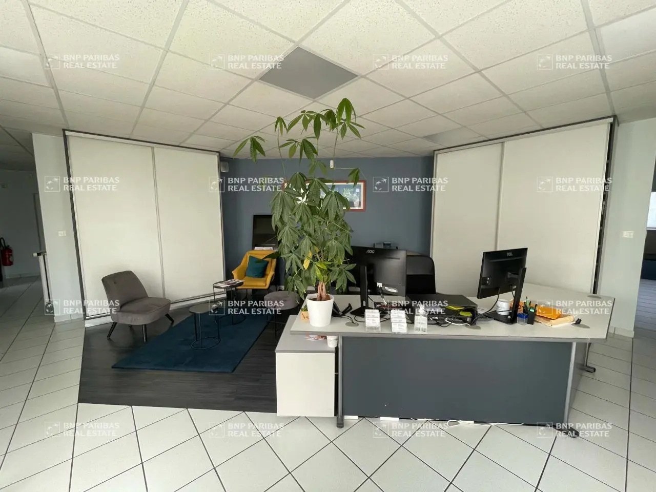 Bureau dans Sainte-Luce-sur-Loire à louer Photo de l’immeuble– Image 1 sur 9