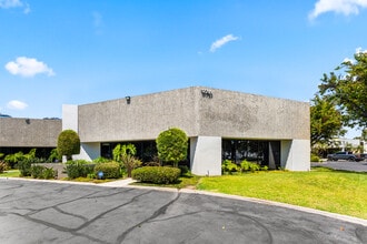 17781-17791 Mitchell Ave N, Irvine, CA à louer Photo intérieure– Image 1 sur 26
