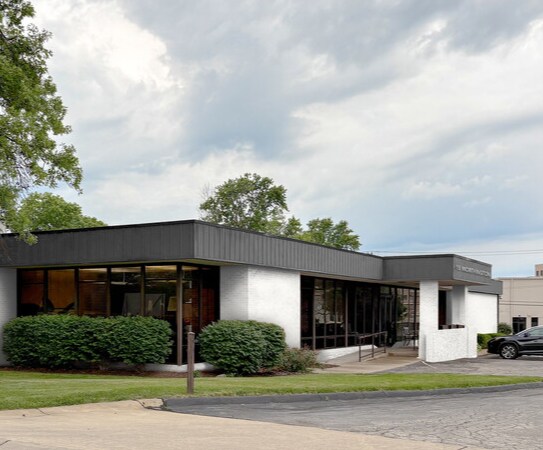15 Worthington Access Dr, Maryland Heights, MO à louer - Photo de l’immeuble – Image 1 sur 7