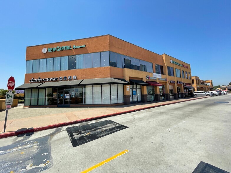 1330-1390 Fullerton Rd, Rowland Heights, CA à louer - Photo de l’immeuble – Image 3 sur 12