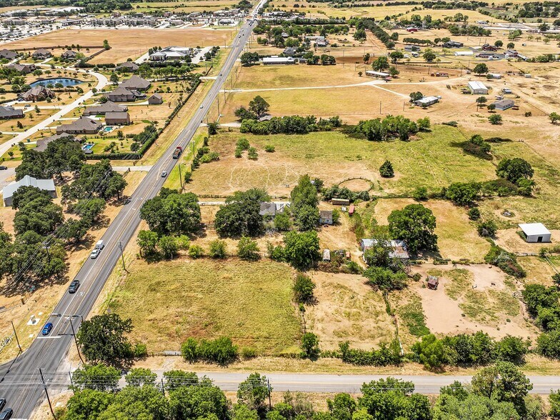 7801 Fishtrap Rd, Cross Roads, TX à vendre - Photo de l’immeuble – Image 2 sur 6