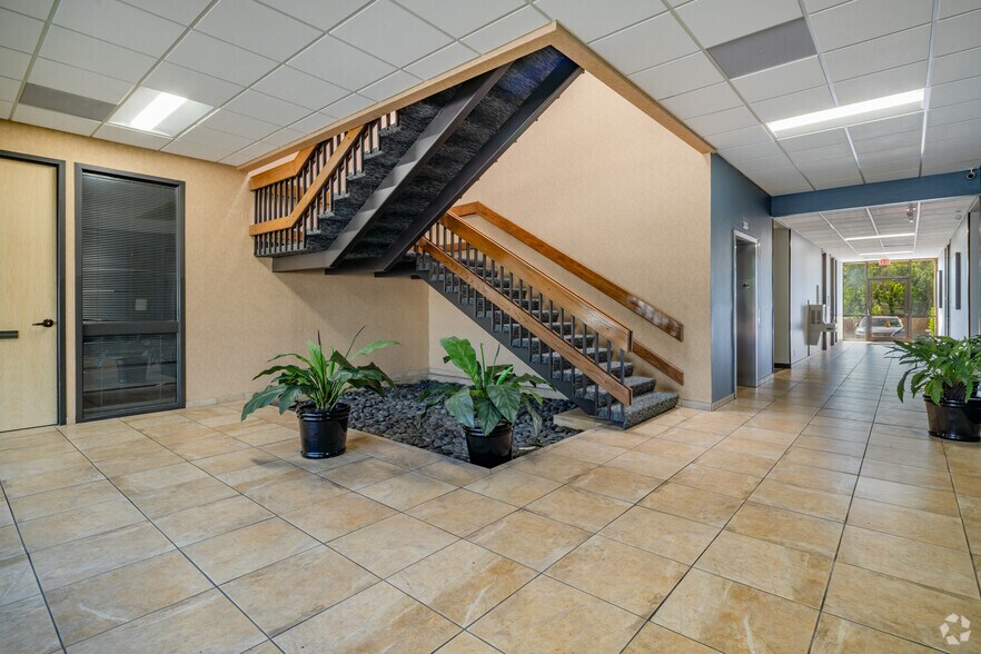 4400 S Piedras Dr, San Antonio, TX à louer - Photo intérieure – Image 2 sur 15