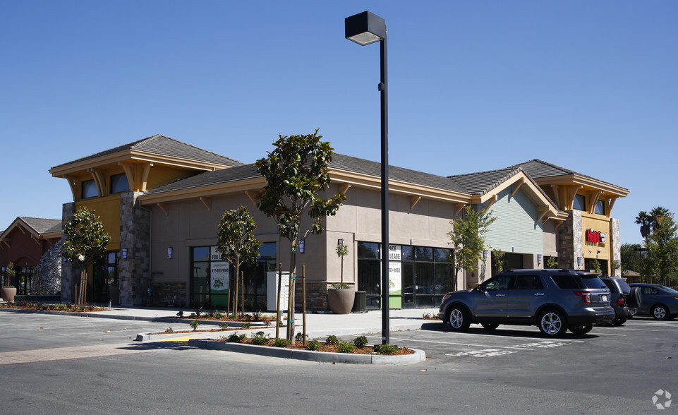 Frontage Hwy. 101 & N.Mcd Blvd, Petaluma, CA à louer - Photo de l’immeuble – Image 3 sur 12