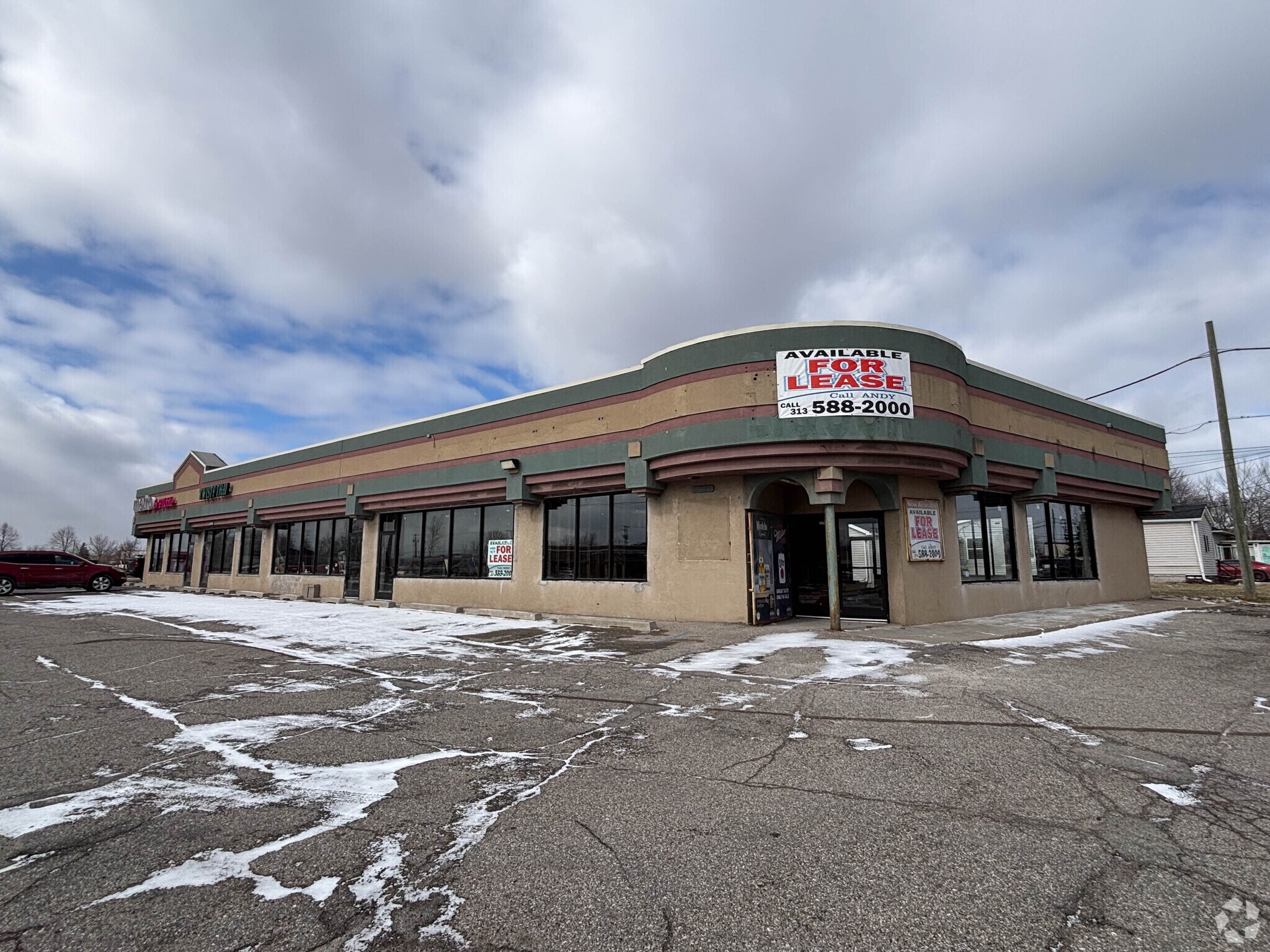57565-57575 Gratiot Ave, New Haven, MI à louer Photo principale– Image 1 sur 6