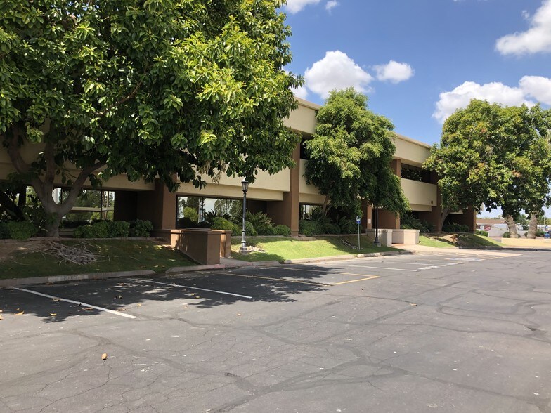 401 W Baseline Rd, Tempe, AZ à vendre - Photo de l’immeuble – Image 3 sur 10
