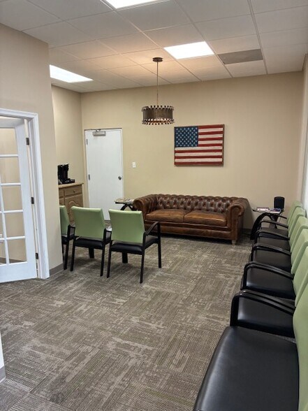 2565-2575 Homeview Dr, Richmond, VA à vendre - Photo intérieure – Image 3 sur 26