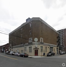 166 Ludlow St, Yonkers, NY à louer Photo de l’immeuble– Image 1 sur 2