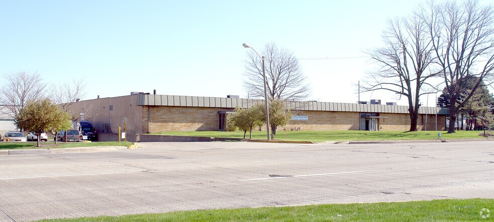6800 E 30th St, Indianapolis, IN à vendre - Photo de l’immeuble – Image 2 sur 4