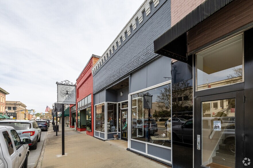 119 S 3rd St, Smithfield, NC à louer - Photo de l’immeuble – Image 1 sur 8