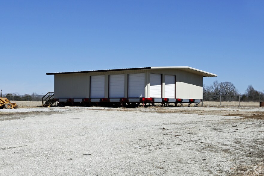 140 Midwest Ln, Strafford, MO à louer - Photo de l’immeuble – Image 2 sur 8