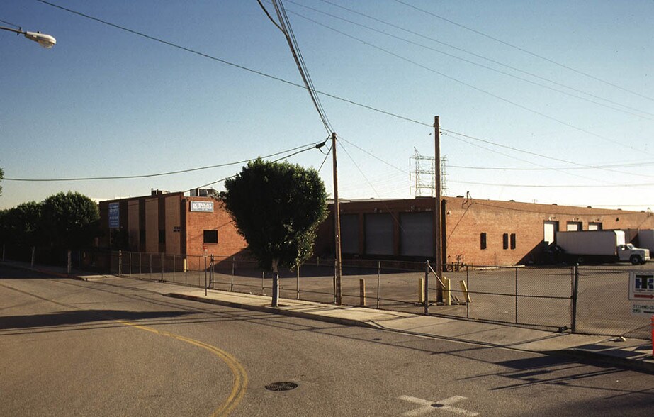 4380 Ayers Ave, Los Angeles, CA à louer - Photo de l’immeuble – Image 2 sur 9