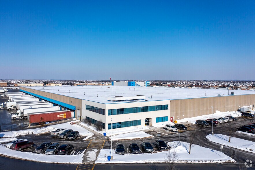 2600 N Park Dr, Brampton, ON à louer - Photo de l’immeuble – Image 2 sur 8