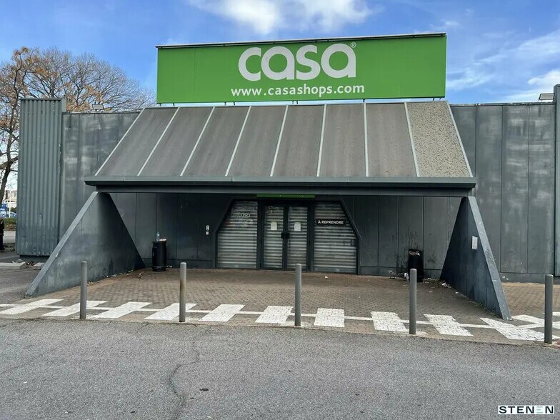 Local commercial dans Istres à louer - Photo de l’immeuble – Image 1 sur 5