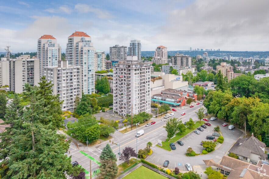 621 Eighth St, New Westminster, BC à vendre - Photo de l’immeuble – Image 2 sur 5