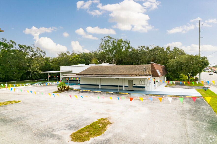 14021 N Florida Ave, Tampa, FL à vendre - Photo de l’immeuble – Image 3 sur 11