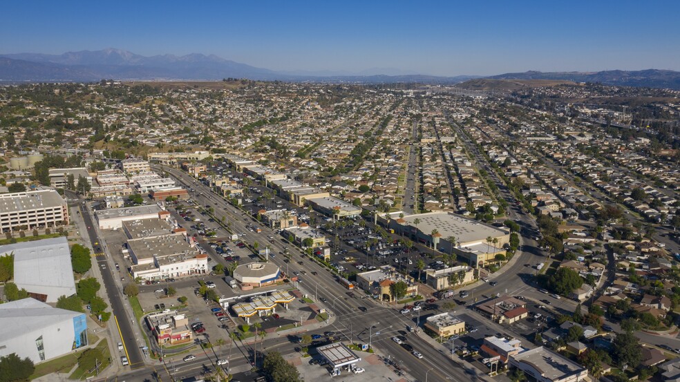 2000-2276 S Atlantic Blvd, Monterey Park, CA à louer - Photo de l’immeuble – Image 3 sur 9