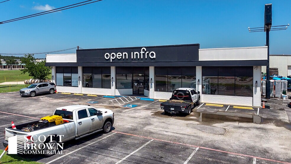 520 N Loop 288, Denton, TX à louer - Photo de l’immeuble – Image 3 sur 19