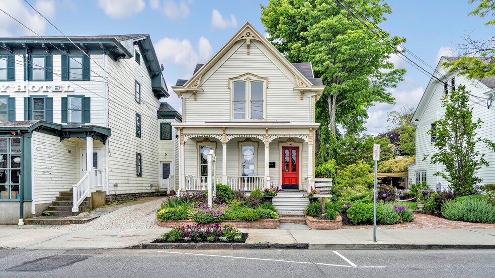 449 Main St, Greenport, NY à louer - Photo de l’immeuble – Image 1 sur 4
