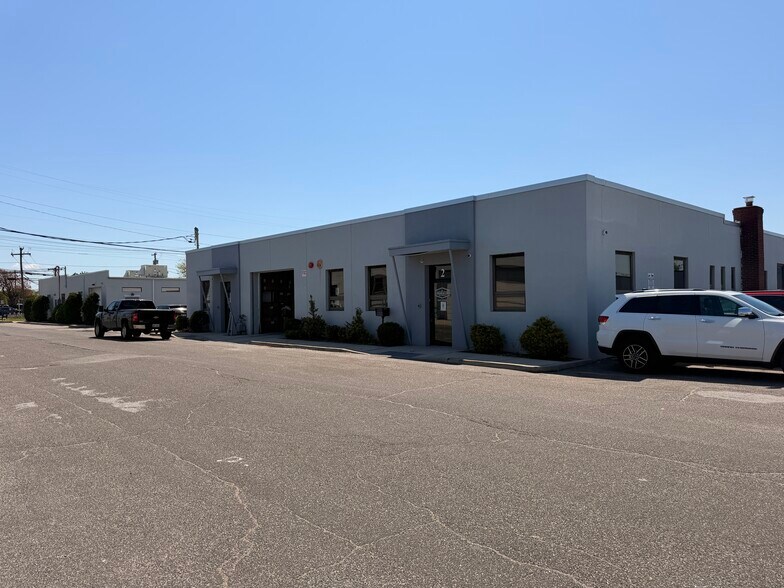 2 Commercial St, Hicksville, NY à louer - Photo de l’immeuble – Image 1 sur 7