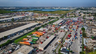 9401 NW 106th St, Medley, FL à louer Aérien– Image 2 sur 3