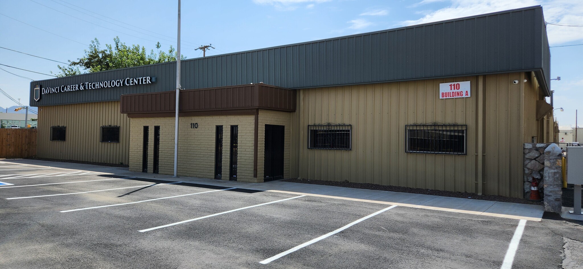110 W Borderland Rd, El Paso, TX à louer Photo de l’immeuble– Image 1 sur 22