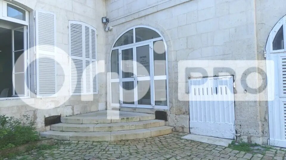 Bureau dans Bourges à louer - Photo de l’immeuble – Image 2 sur 6