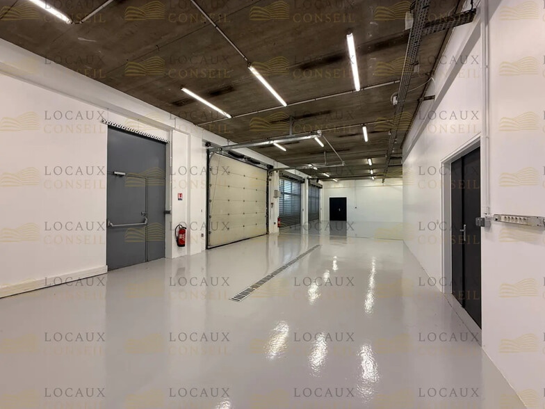163 Rue De La Belle Etoile, Roissy-en-France à louer - Photo de l’immeuble – Image 3 sur 6