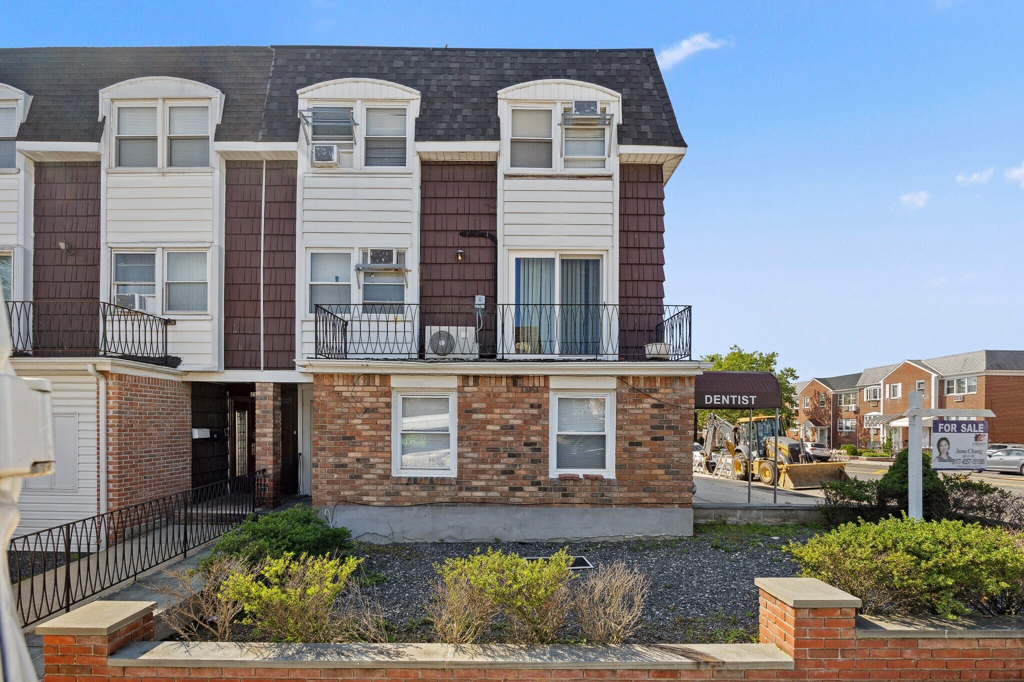 21404 18th Ave, Bayside, NY à vendre Photo de l’immeuble– Image 1 sur 41
