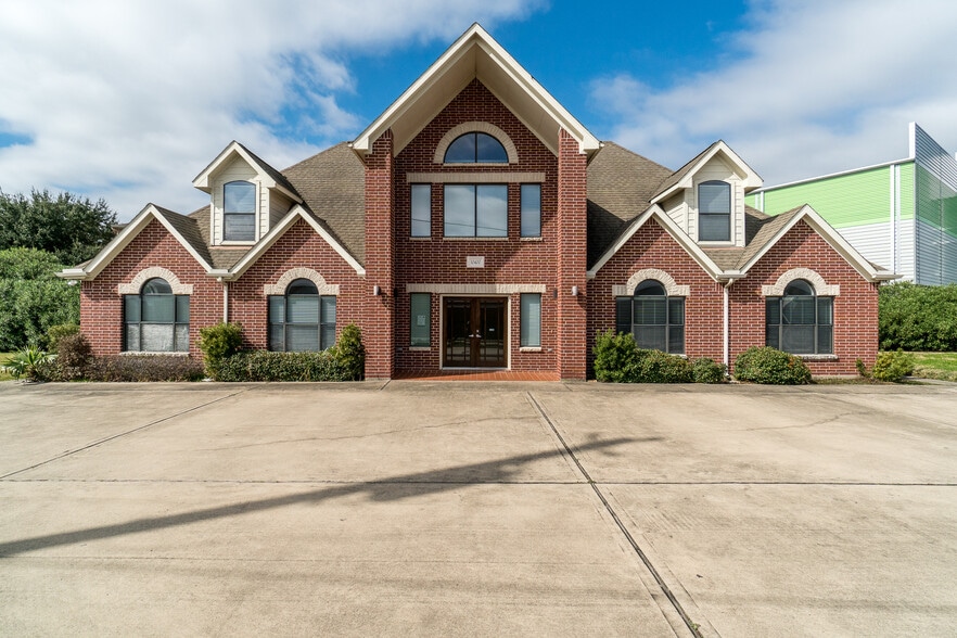 10400 Main St, Houston, TX à louer - Photo principale – Image 1 sur 15
