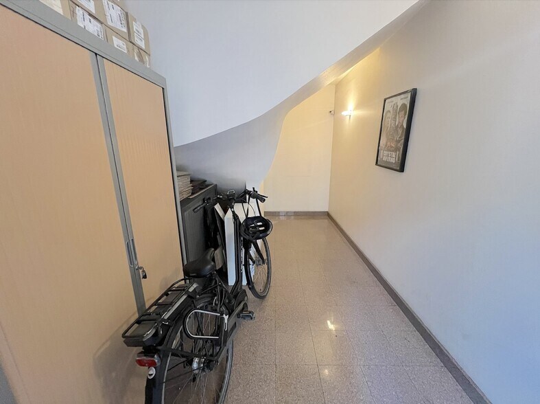 Bureau dans Paris à vendre - Photo de l’immeuble – Image 2 sur 16