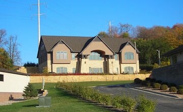 44 Good Counsel Dr, Mankato, MN à louer - Photo de l’immeuble – Image 1 sur 3