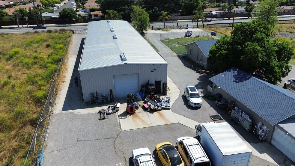 2230 W Menlo Ave, Hemet, CA à vendre - Photo de l’immeuble – Image 3 sur 17