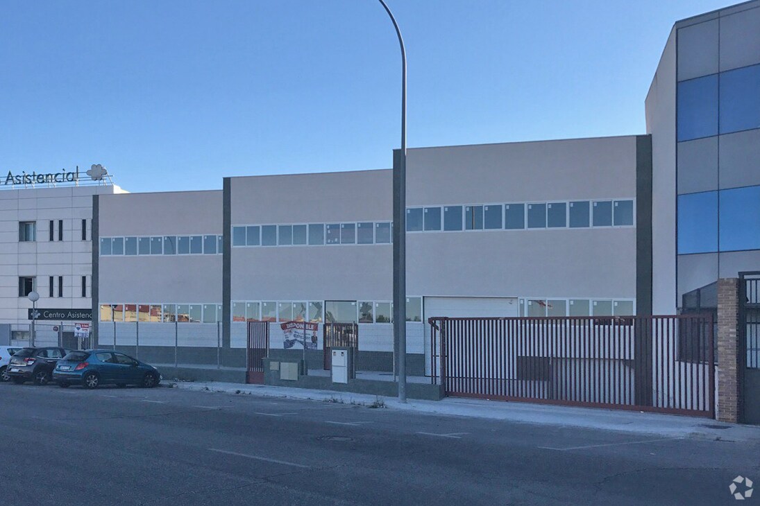 Avenida de la Reguera, 7, Móstoles, Madrid à vendre Photo principale– Image 1 sur 4