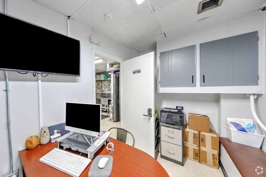 834-836 Admiral St, Providence, RI à vendre - Photo intérieure – Image 3 sur 25