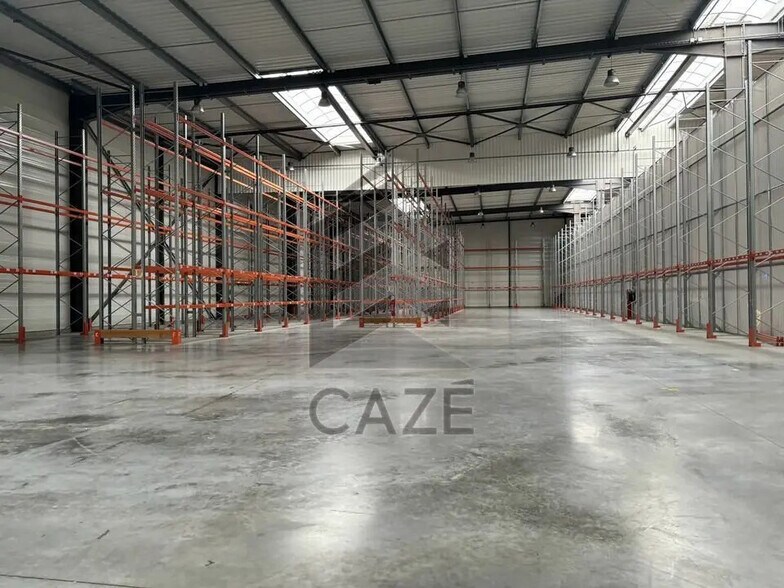 Local d'activités dans Blanquefort à vendre - Photo de l’immeuble – Image 3 sur 7