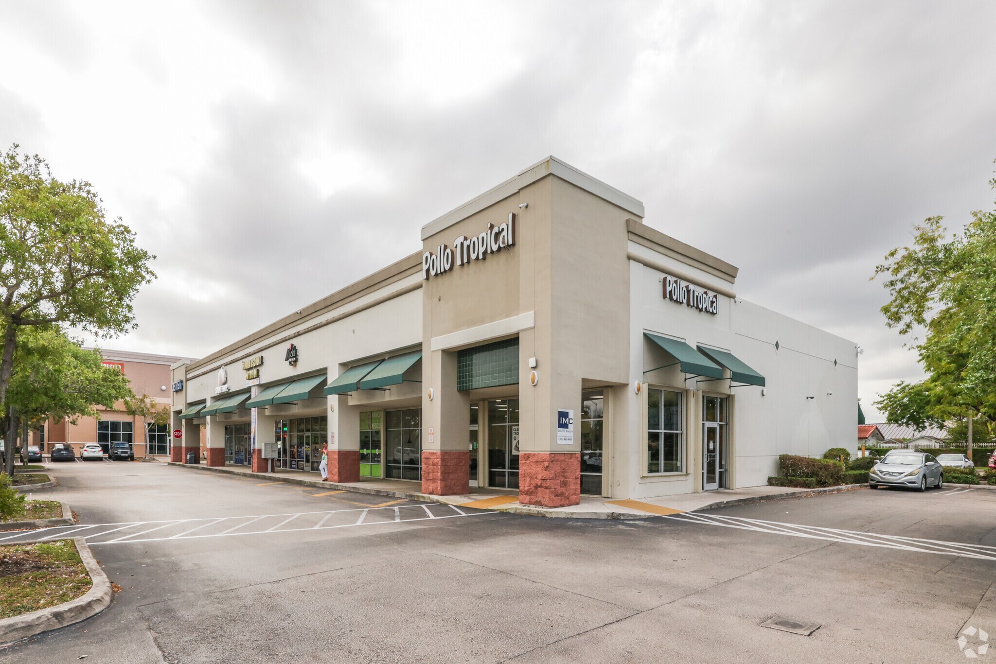 14138-14150 SW 8th St, Miami, FL à louer Photo principale– Image 1 sur 16