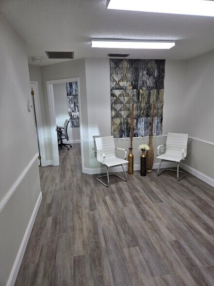 421 Montgomery Rd, Altamonte Springs, FL à vendre - Photo de l’immeuble – Image 3 sur 12