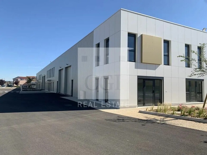 55 Rue Emile Zola, Décines-Charpieu à louer - Photo de l’immeuble – Image 2 sur 11