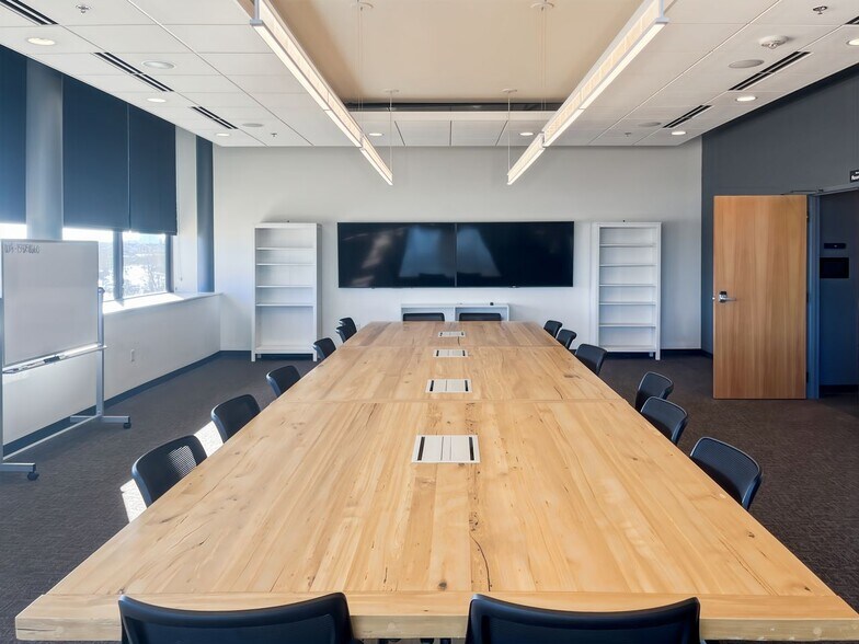 7800 Discovery Dr, Middleton, WI à louer - Photo intérieure – Image 2 sur 20