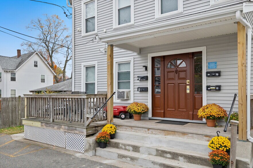 33 Clinton St, Framingham, MA à vendre - Photo de l’immeuble – Image 3 sur 26