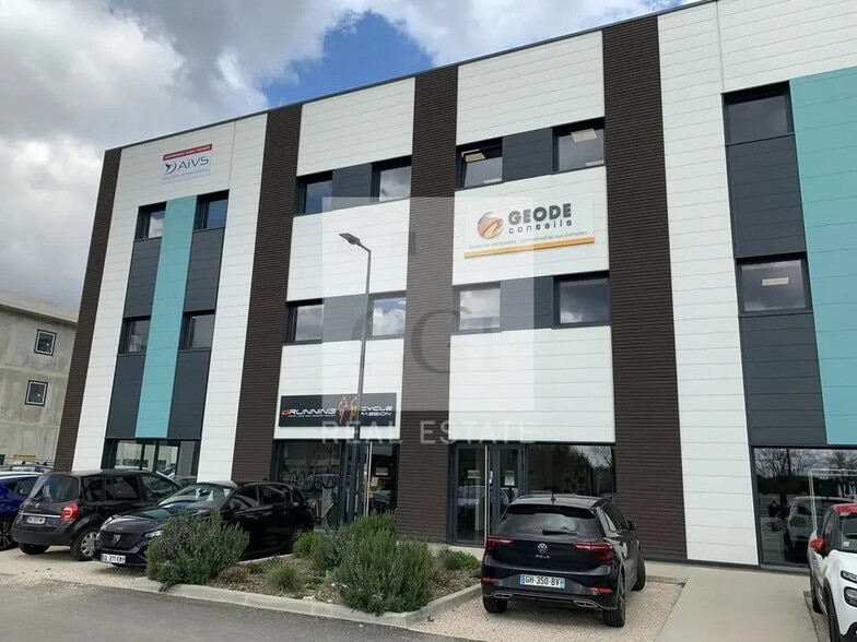 Local commercial dans Genay à louer - Photo de l’immeuble – Image 3 sur 11