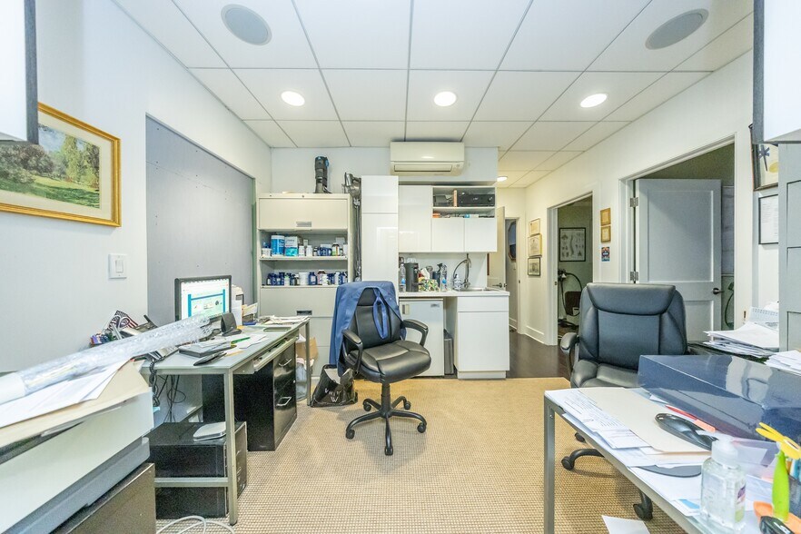 580 Park Ave, New York, NY à vendre - Photo de l’immeuble – Image 3 sur 7