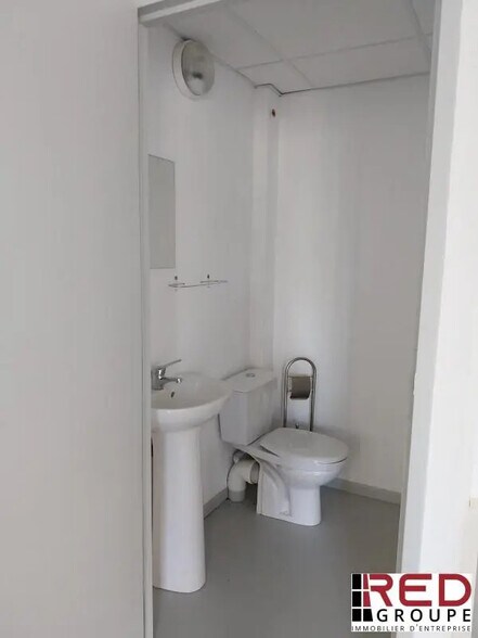 Bureau dans Éguilles à vendre - Photo de l’immeuble – Image 3 sur 3